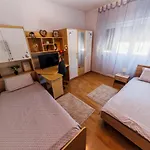 Luka Апартаменты Каштела
