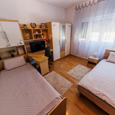 Luka Lejlighed Kaštela