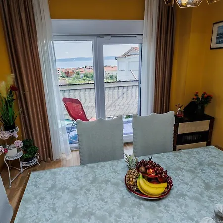 Luka Apartment *